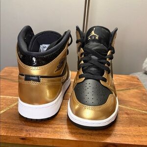 Air Jordan 1 womens 7 / 5.5 youth